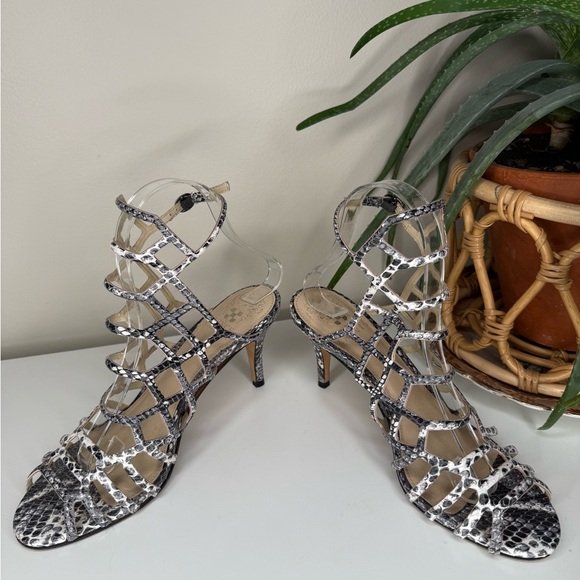 Vince Camuto Snakeskin Gladiator Strappy Heels Sandals 2.5” Kitten Heel Sz 7.5M - Picture 4 of 11